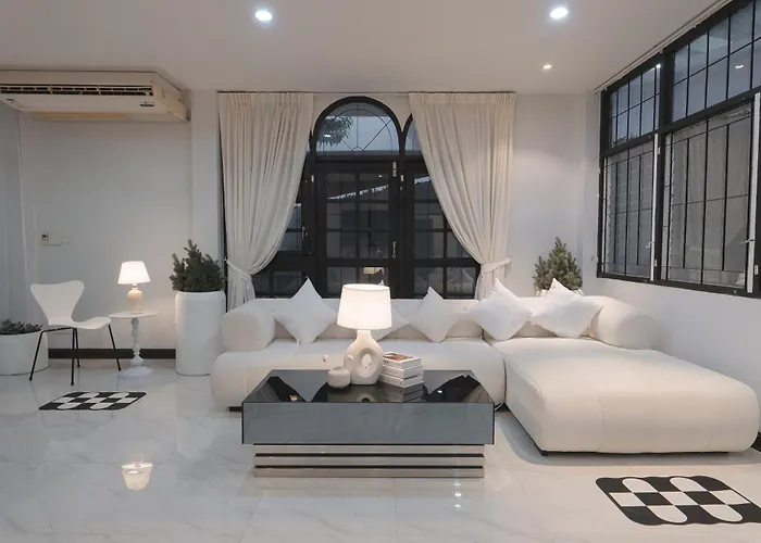 Single House 5Br Parking And Kitchen In Sukhumvit49-1