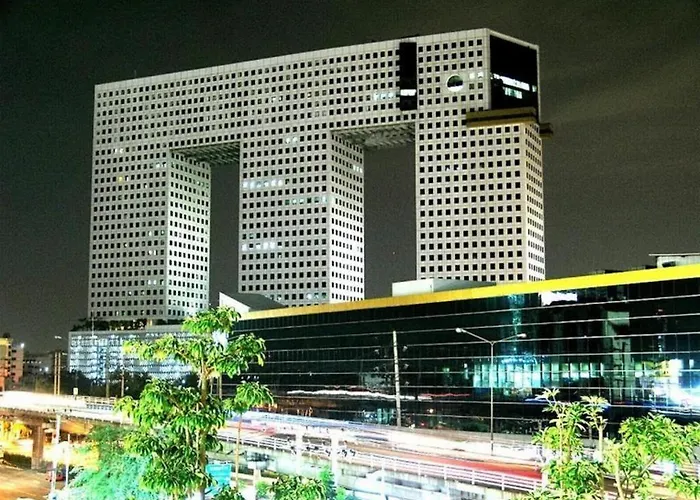 Iyarin@Tuk Chang Ratchayothin Hotel