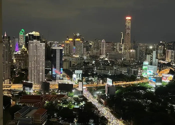 Circle Luxury Condominium City View 42 Floor