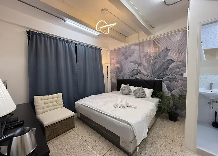 Twenty Two Place Sukhumvit 22