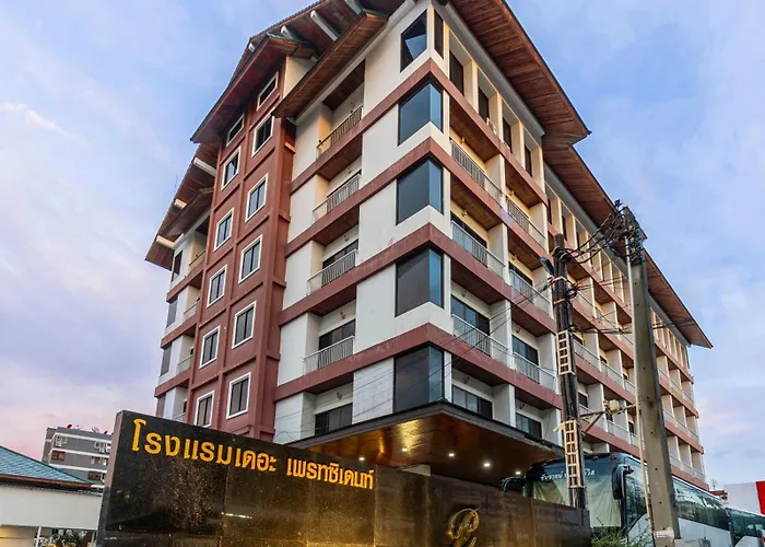 The President Hotel At Chokchai 4