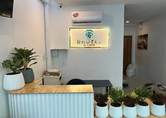 8 Hotel & Cafe