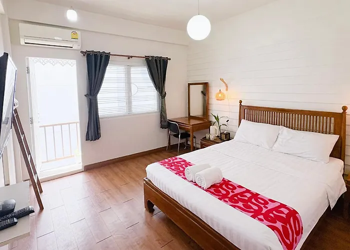 Les Fleurs Bangkok Hostel