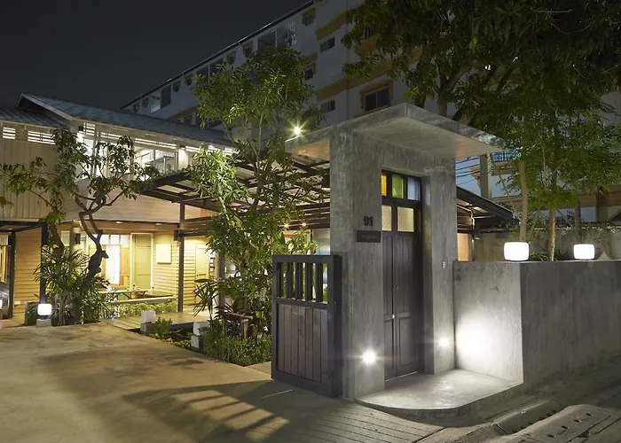 Uncle Loy\'S Boutique House