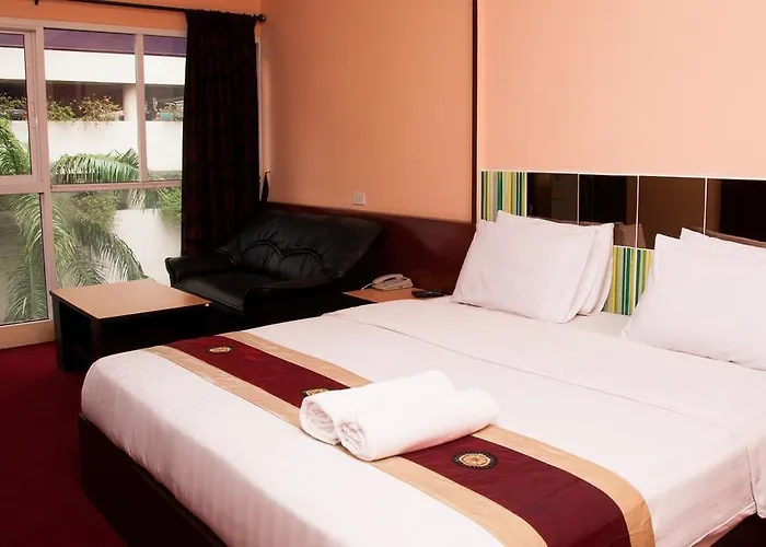 Le Platinum Inn