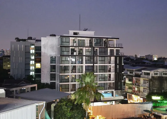 Le Sukhumvit 69 High Tech Concierge Apartment