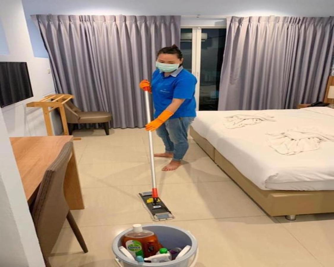 Khách sạn The Bedroom Ladprao 101 - Sha 4*
