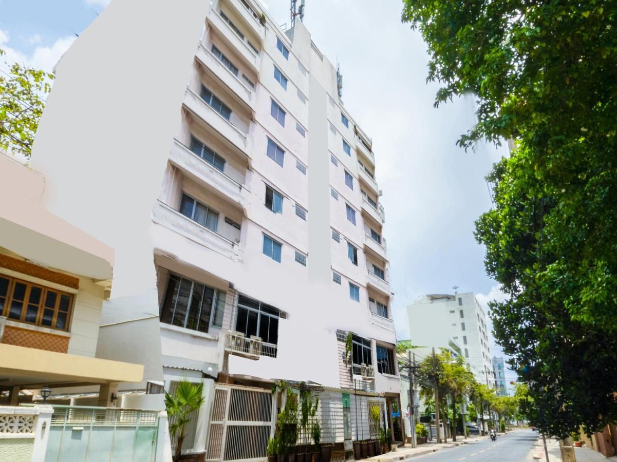 Oyo 1042 Boon's Hotell Bangkok