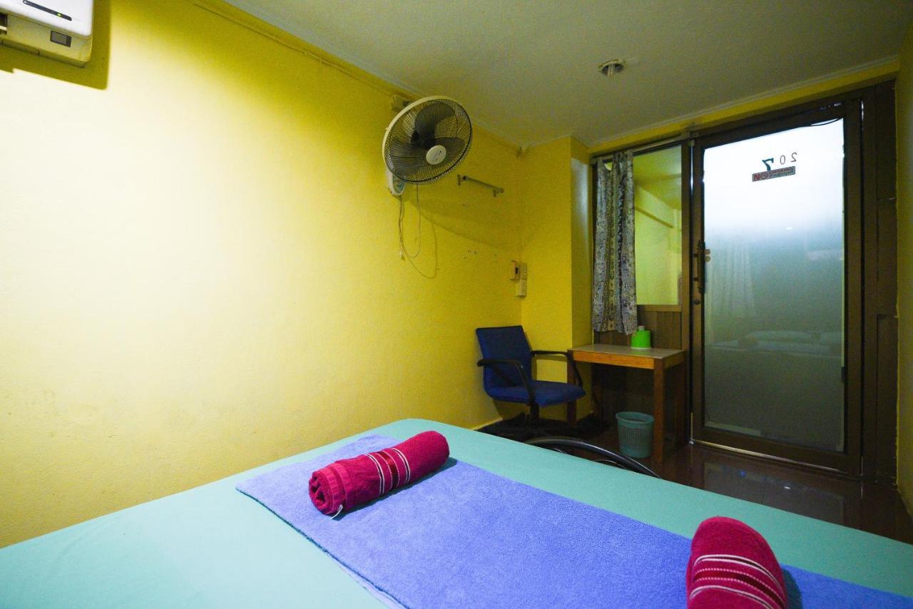 Oyo 938 Place Hotel 2*