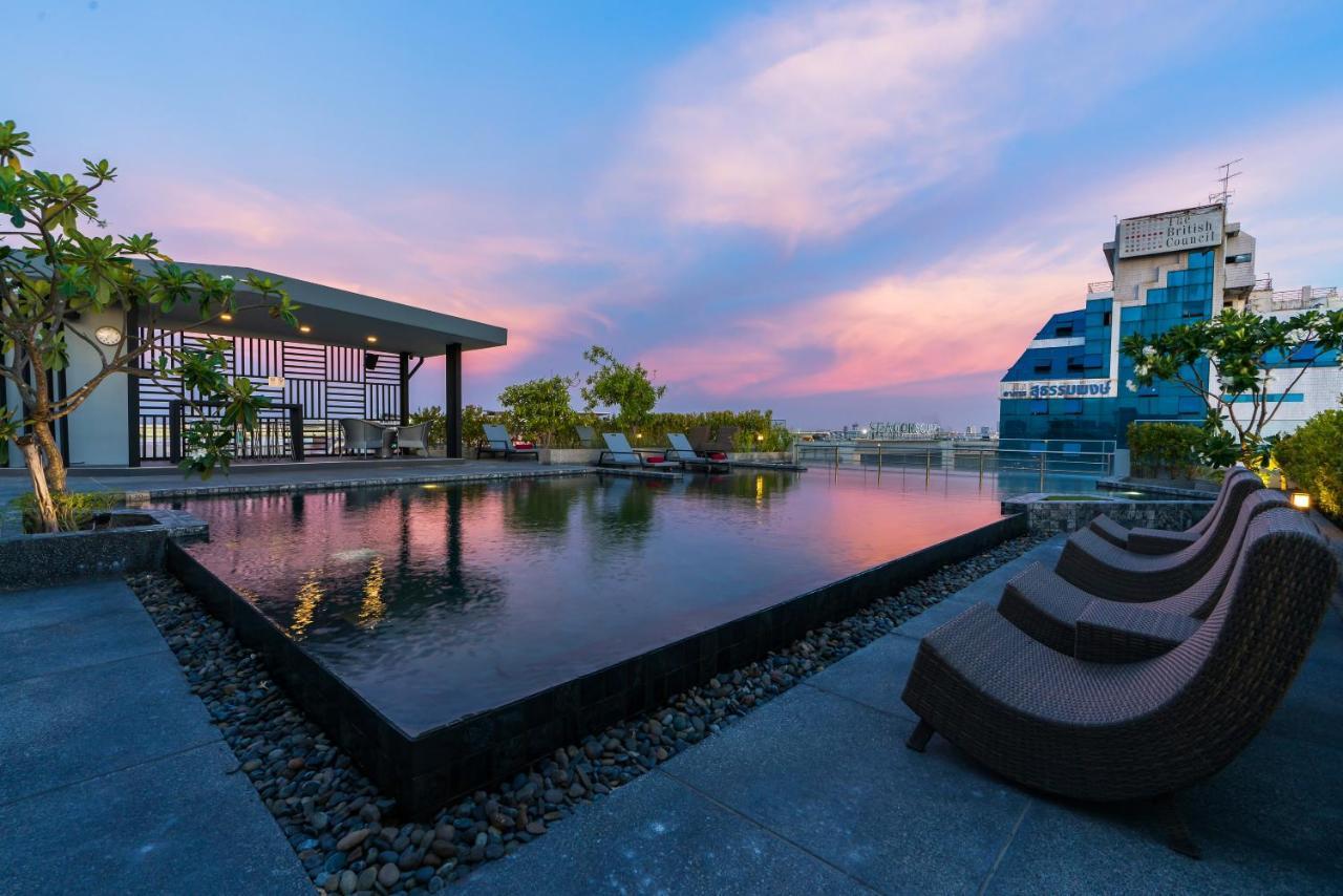 De Botan Srinakarin & Hotel Bangkok