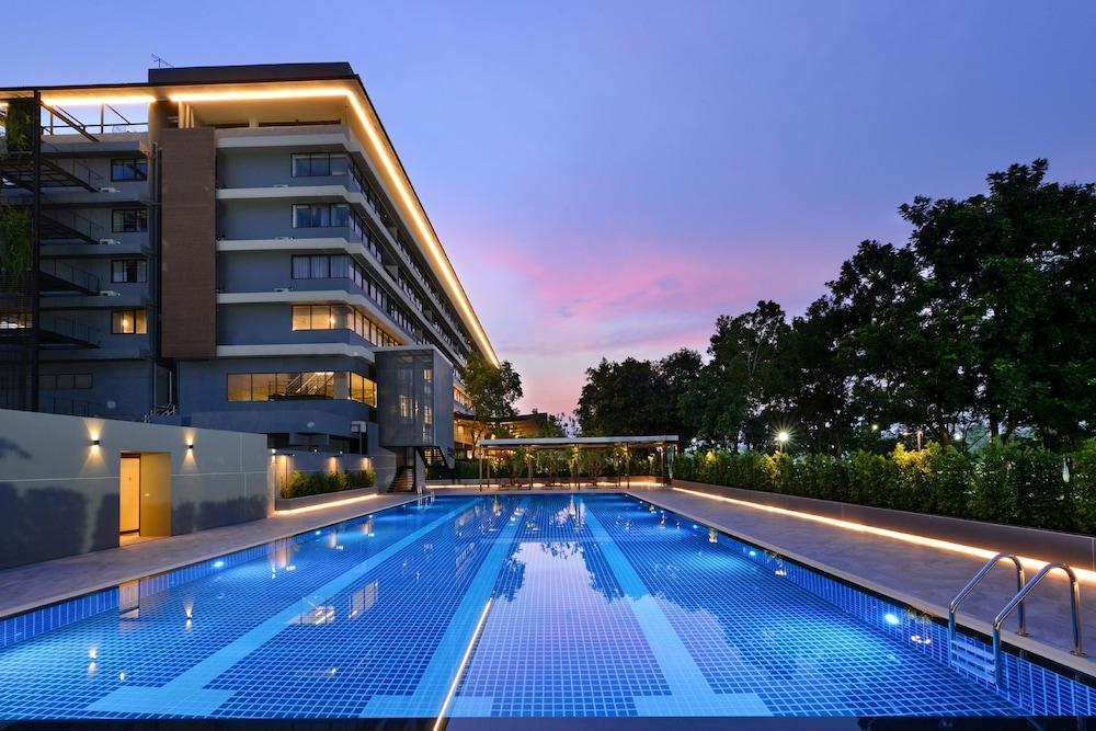 Golf Hotel