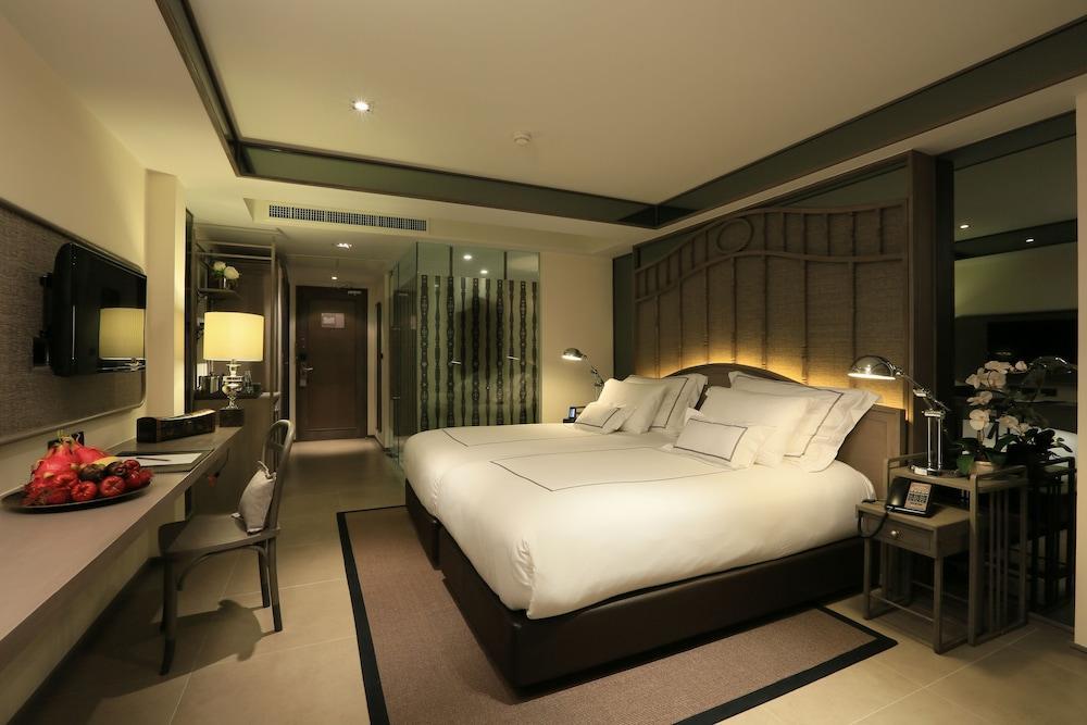 Riva Surya Khách sạn 4*