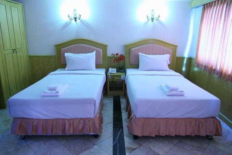 Hotel 13 Coins Airport Min Buri