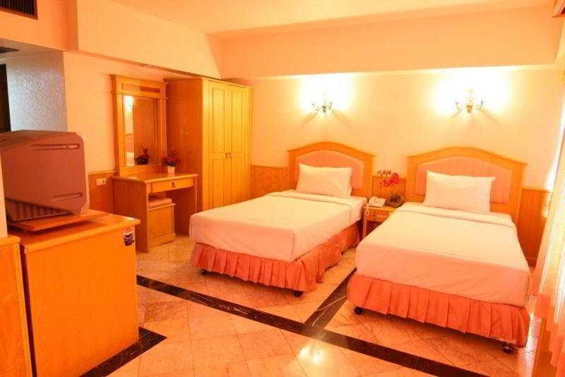 Hotel 13 Coins Airport Min Buri
