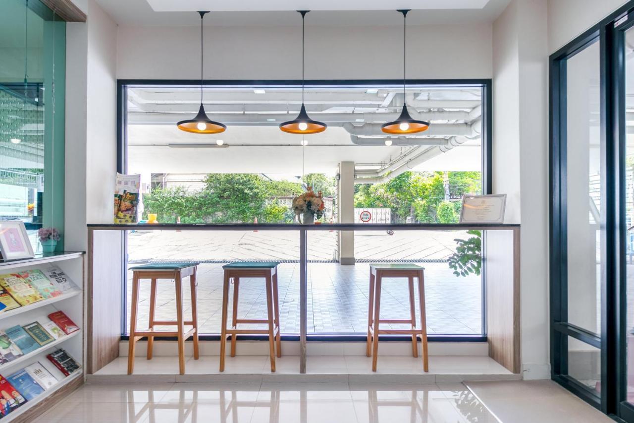 Oyo 1061 Peaberry Place Hotel Bangkok