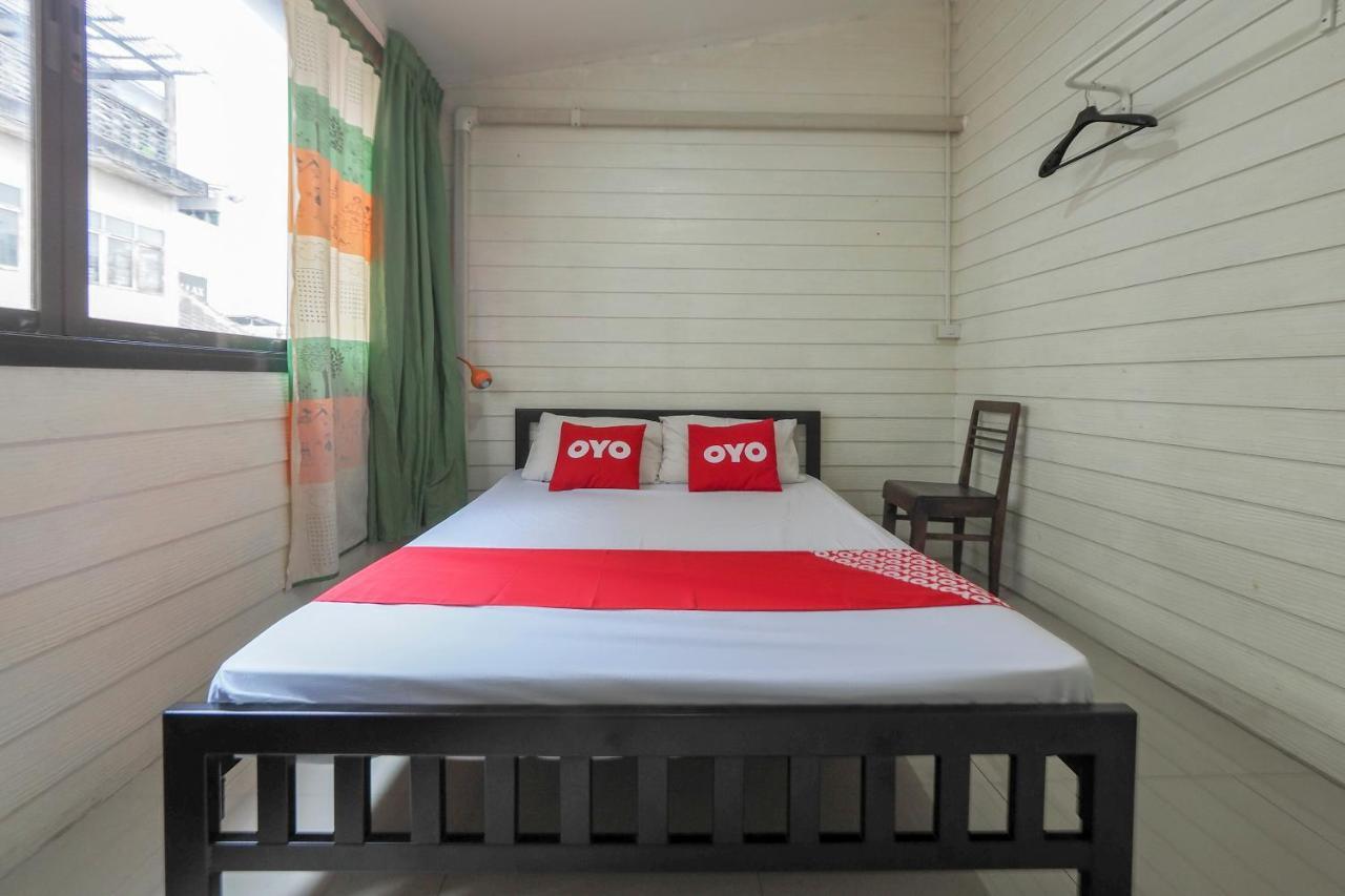 Oyo 1016 Jade's House 2*
