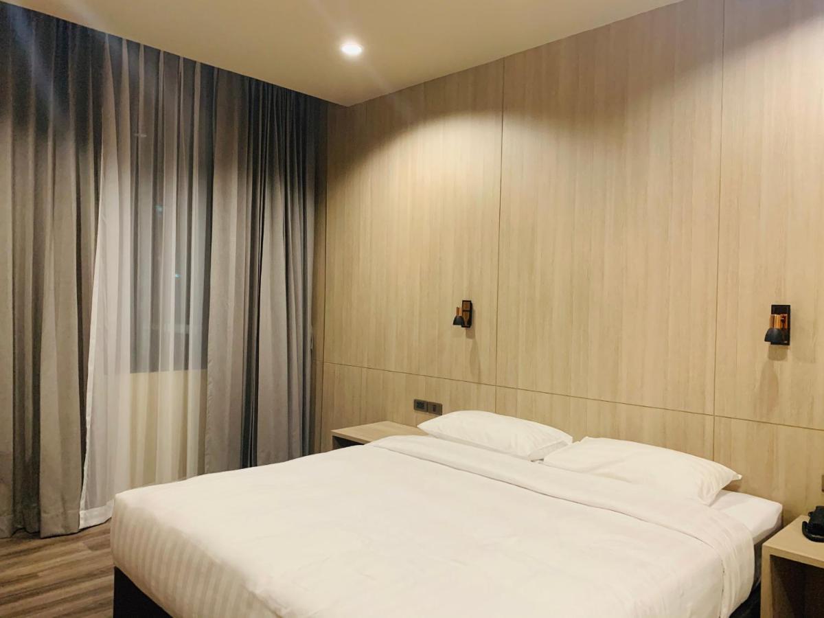 Gold Orchid Khách sạn 4*