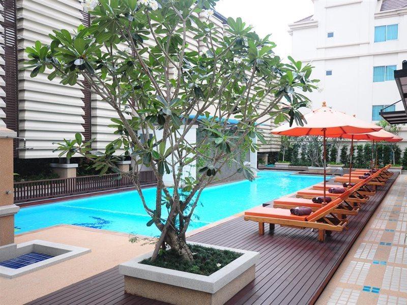 Avion Hotel