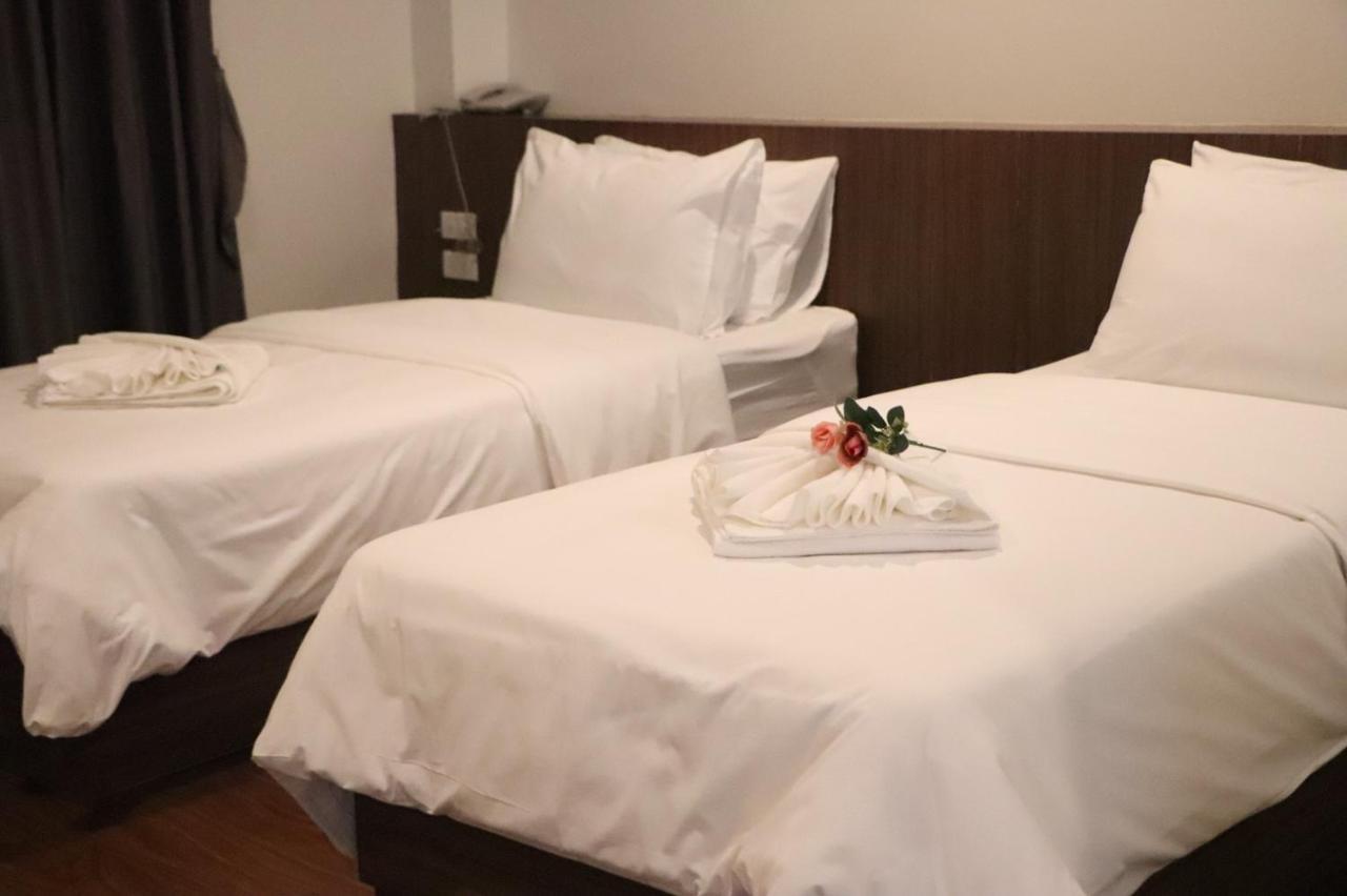 Chaengwattana Pavilion Hotel