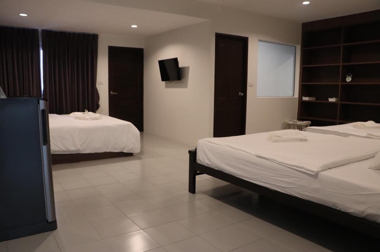 Chaengwattana Pavilion Hotel