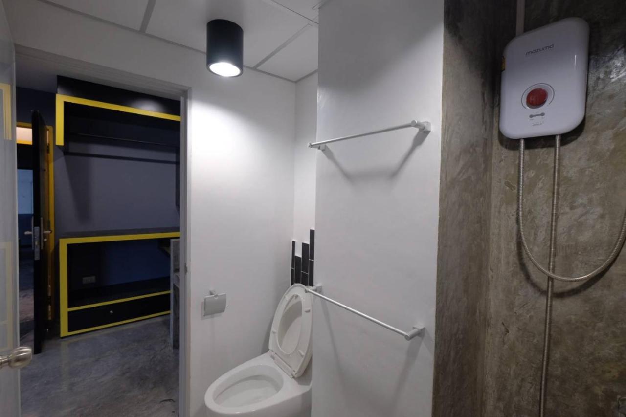 Ratch66 Huai Khwang Mrt Bangkok