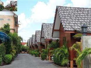 Khum Klao Teak Hut Bangkok