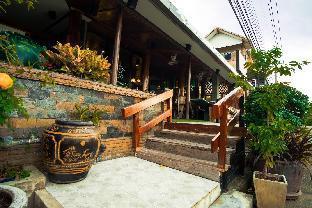 Hotel Khum Klao Teak Hut Bangkok