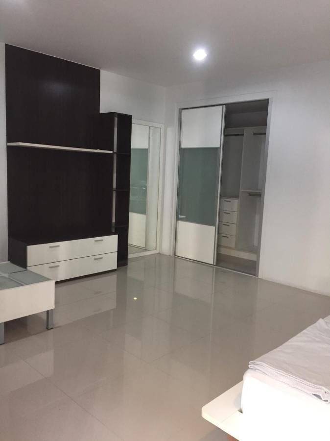 Atroom Hostel *