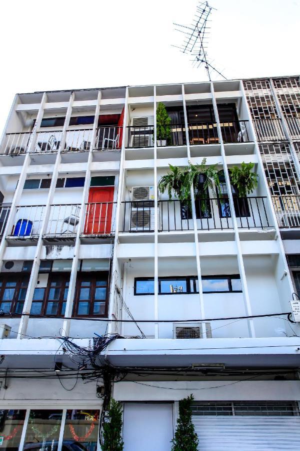 Hidden Habitat - Design Gasthuis Bangkok