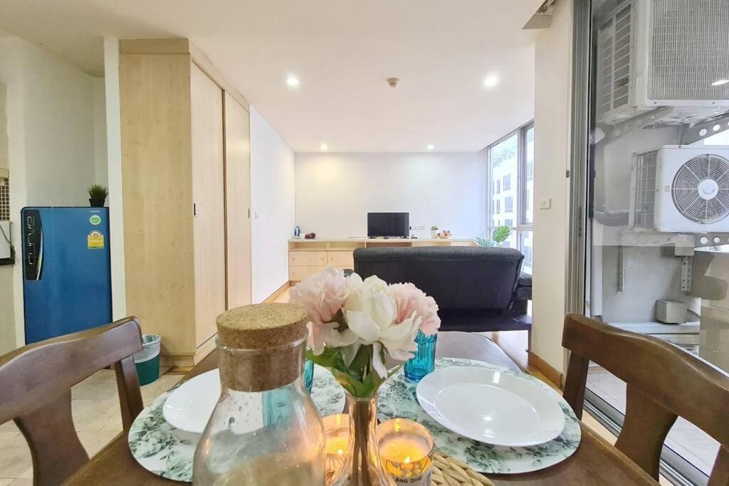 Apartment The Glass House Corner Asoke : 1br /wifi/netflix Bangkok