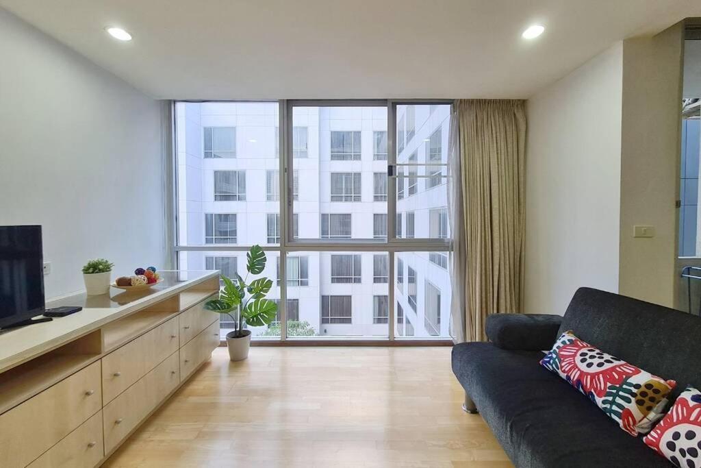 The Glass House Corner Asoke : 1br /wifi/netflix Bangkok