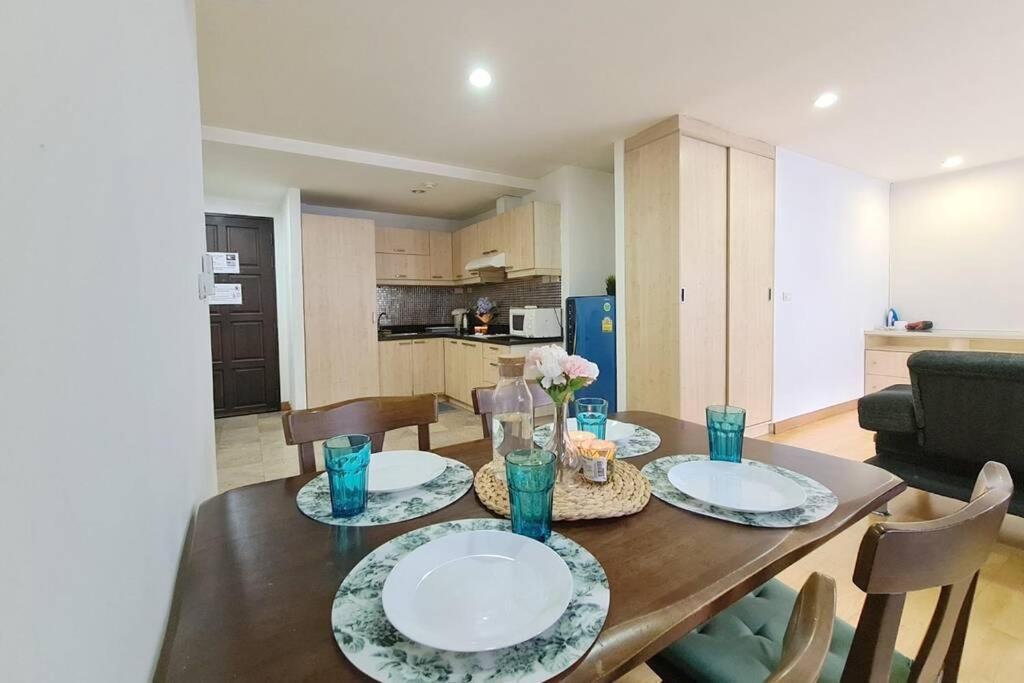 The Glass House Corner Asoke : 1br /wifi/netflix Apartment *