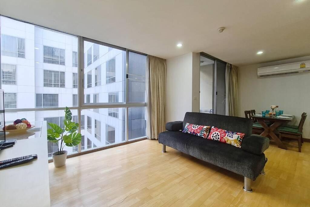 Apartment The Glass House Corner Asoke : 1br /wifi/netflix