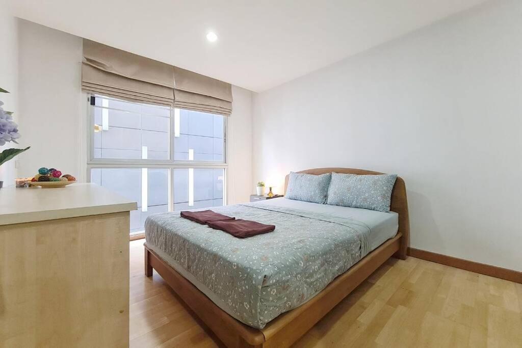 The Glass House Corner Asoke : 1br /wifi/netflix Apartment Bangkok