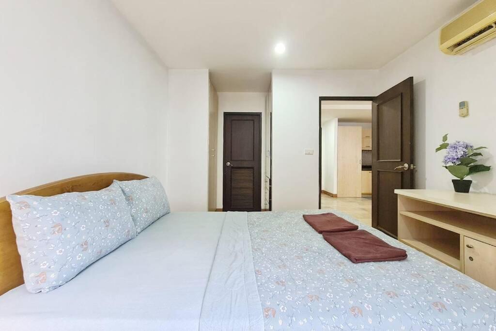 The Glass House Corner Asoke : 1br /wifi/netflix Apartment *
