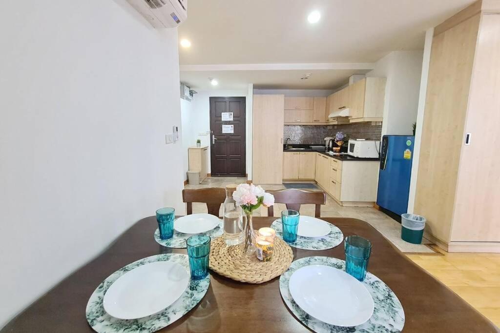 The Glass House Corner Asoke : 1br /wifi/netflix Apartment *