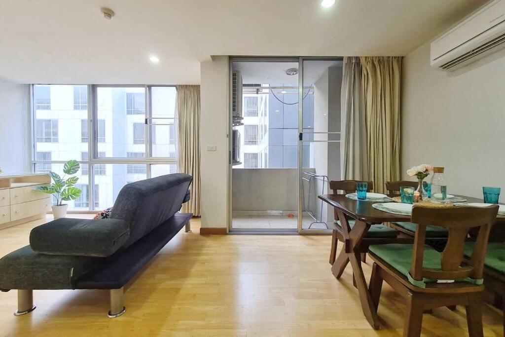 Apartment The Glass House Corner Asoke : 1br /wifi/netflix Bangkok