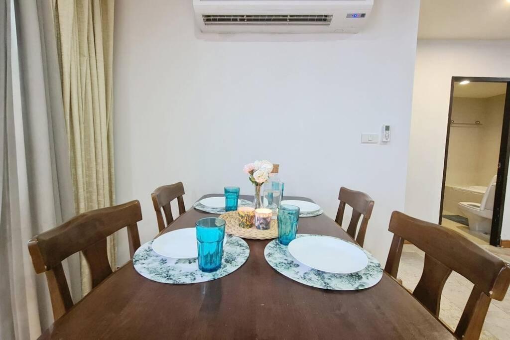 The Glass House Corner Asoke : 1br /wifi/netflix Apartment Bangkok