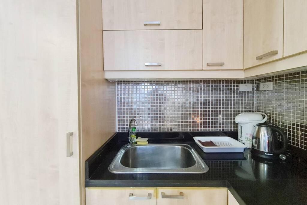 The Glass House Corner Asoke : 1br /wifi/netflix * Bangkok