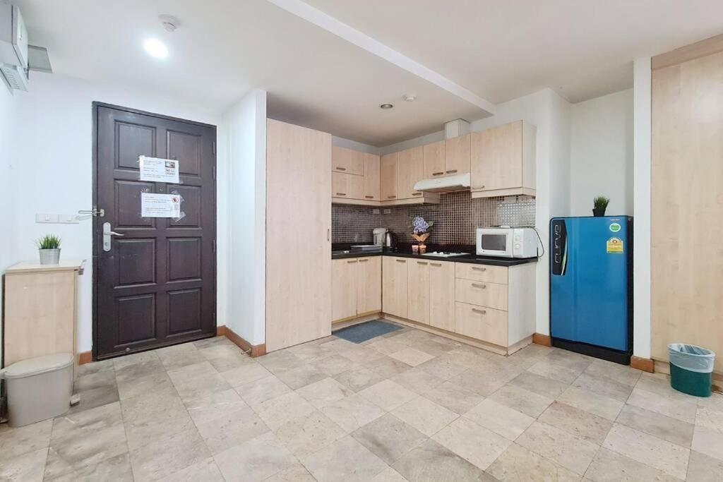 The Glass House Corner Asoke : 1br /wifi/netflix Bangkok