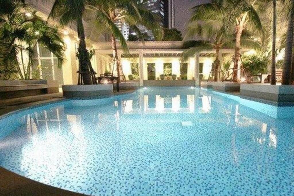 The Glass House Corner Asoke : 1br /wifi/netflix Bangkok