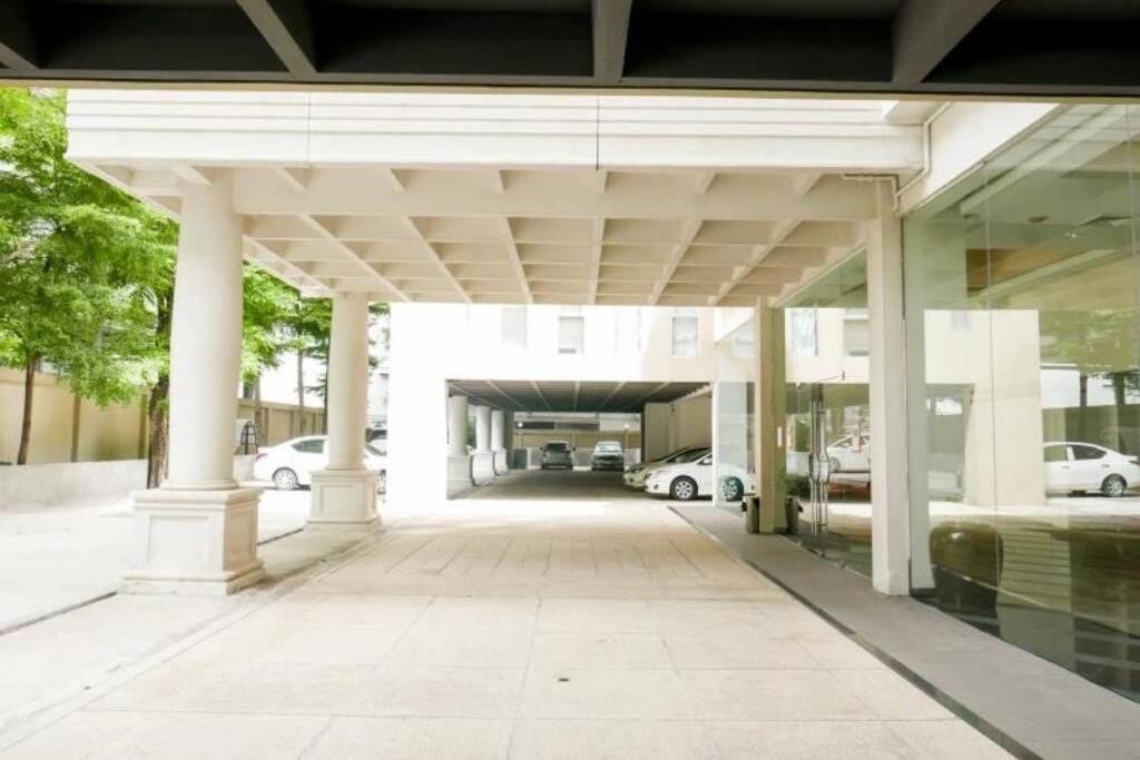 Apartment The Glass House Corner Asoke : 1br /wifi/netflix