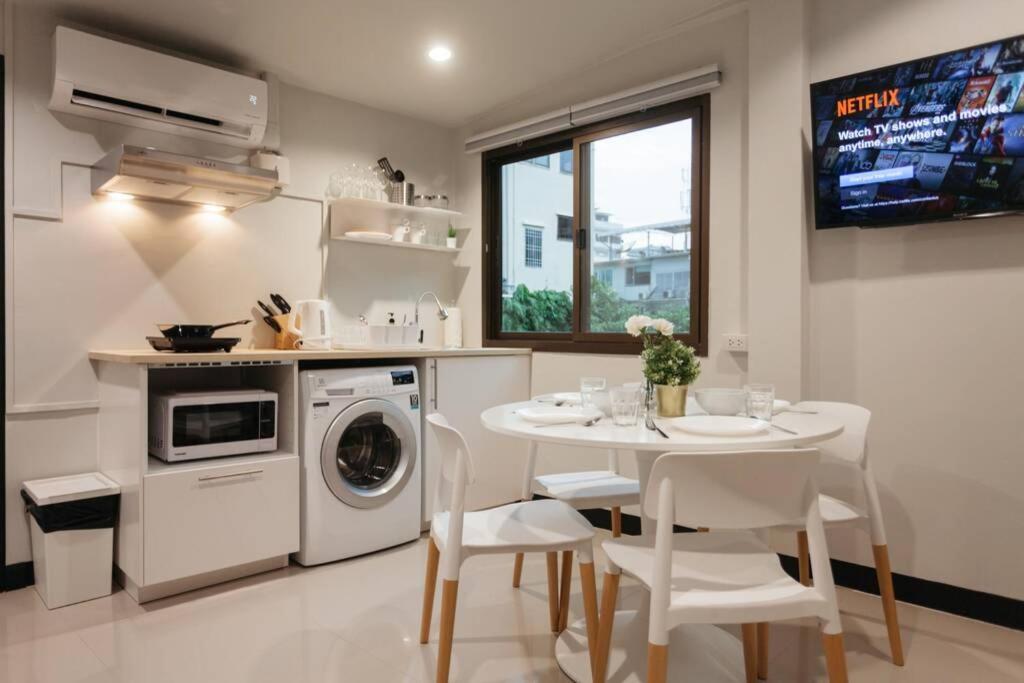 Apartment S3 Silom26 - S3 Silom Central, Large Room, Full Kitchen, Wifi,