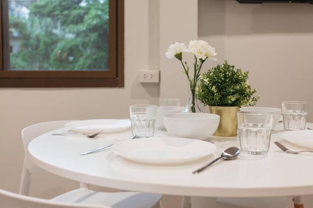 S3 Silom26 - S3 Silom Central, Large Room, Full Kitchen, Wifi, Apartment Bangkok