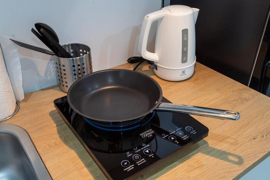 P1 Silom Pan Large Full Kitchen Wifi 4-6pax Căn hộ
