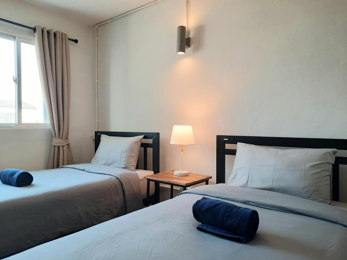 Pingplalee Female House Bed & Breakfast