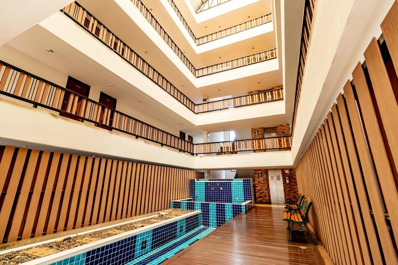 Khách sạn hẻo lánh Grannylla Charoenkrung