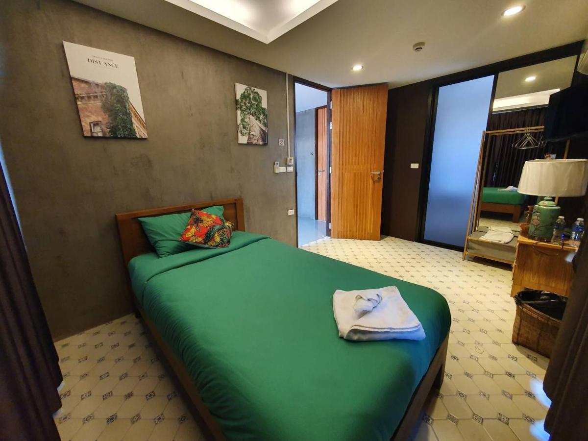 Baan Wualamphong บ้านวัวลำพอง