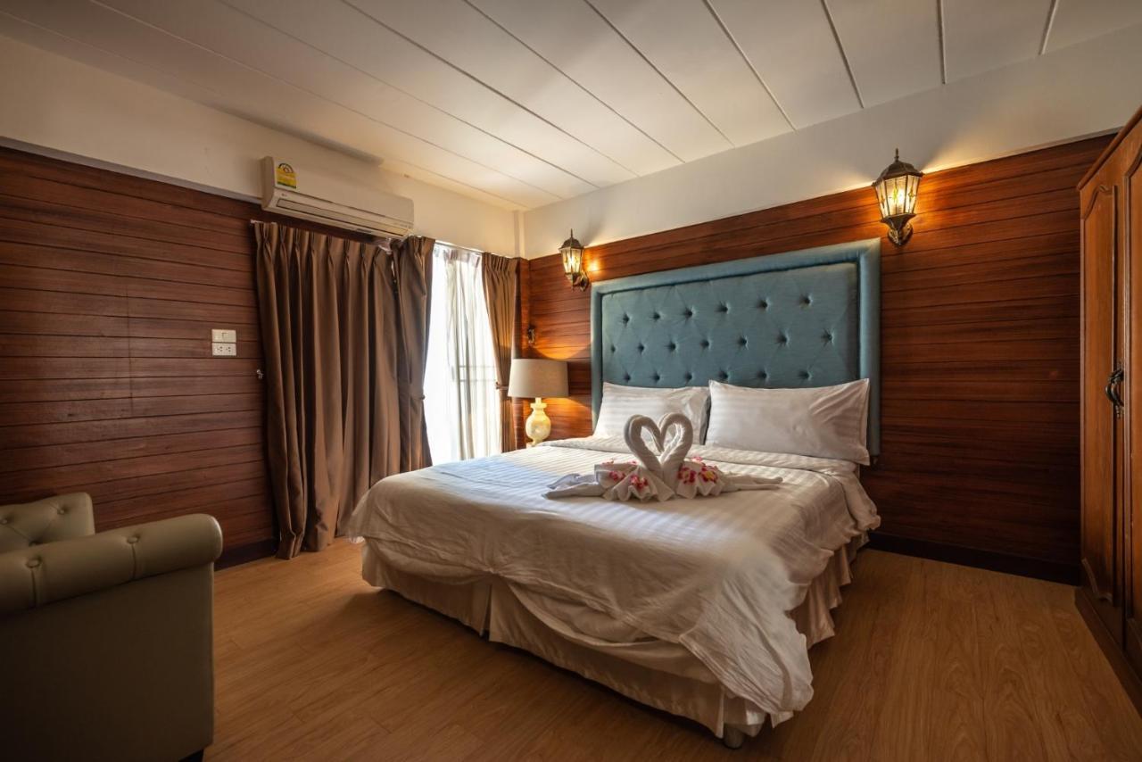 Hotel @42 2*