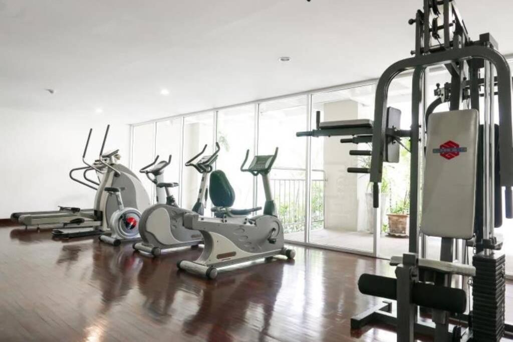 The Glass House Corner Asoke : 1br /wifi/netflix Bangkok